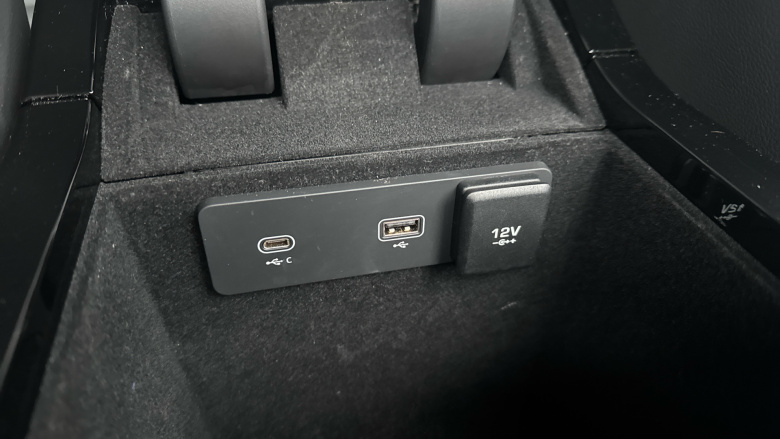 Land Rover Range Rover Velar 2.0 D200 R-Dynamic SE 5dr Auto Diesel Estate